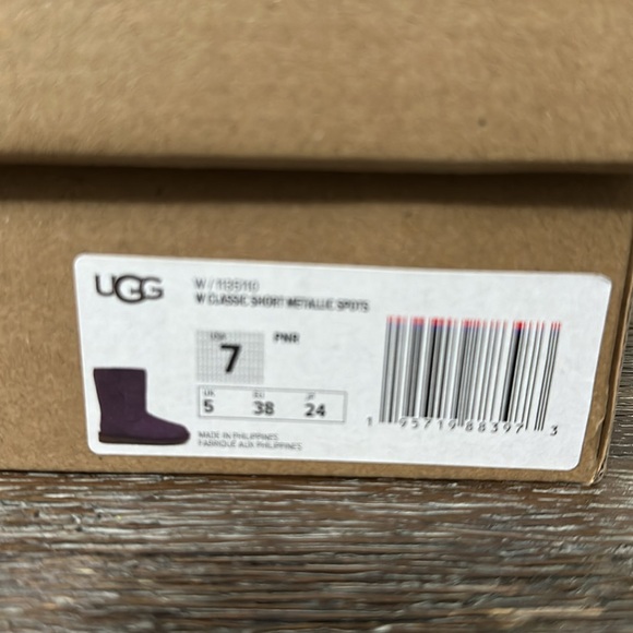 Women’s UGG Classic short Metallic Spots US7 - Picture 8 of 8